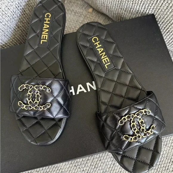 NEW CHANEL Black Chain Gold CC Logo Quilted Mules Slide w/Receipt - Picture 1 of 12